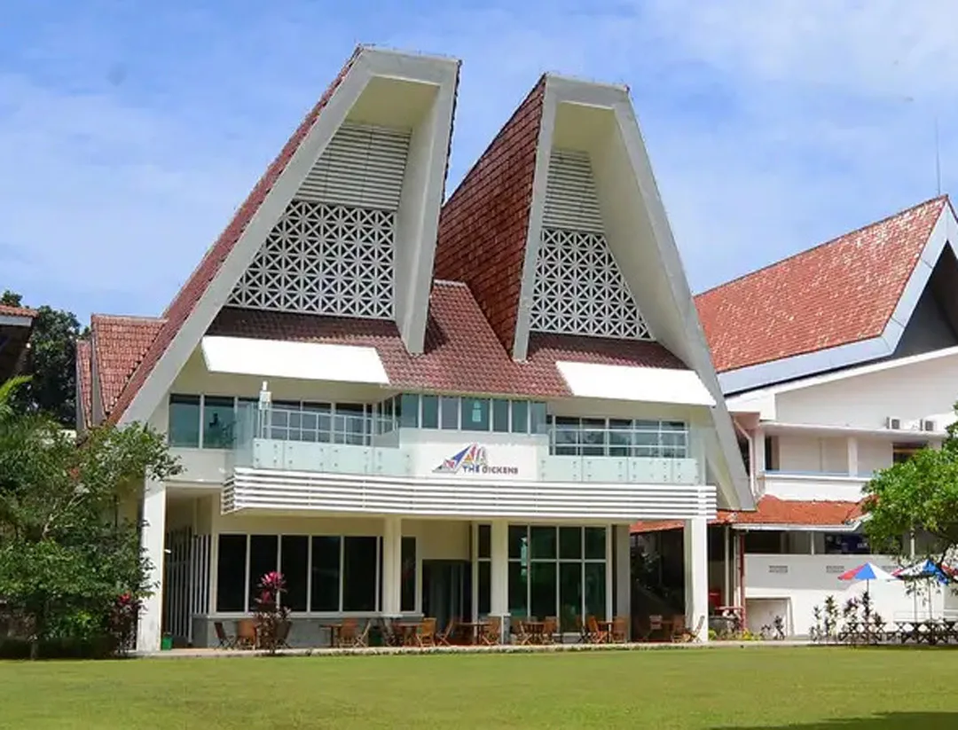 20 menit ke British School Jakarta